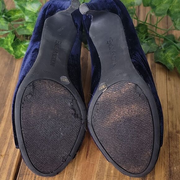 Enzo Angiolini. Navy Velvet Lace-Up Heels. Size 7.5 - Picture 8 of 12